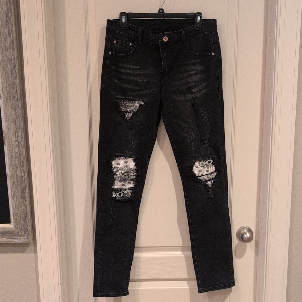 Men's Distressed Black Patchwork Jeans
